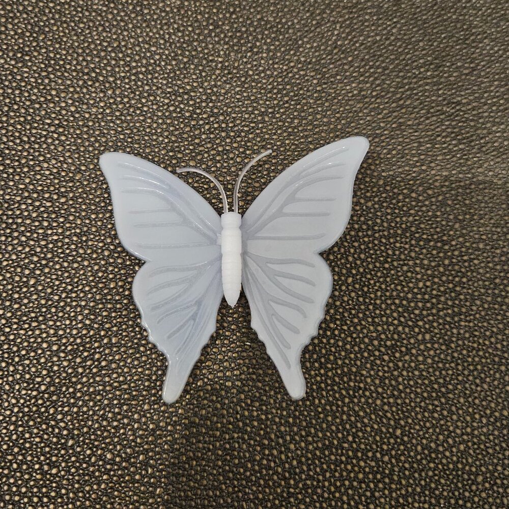 NEW AND UNIQUE RESIN 2.5" L BUTTERFLY BROOCH / PIN IN BEAUTIFUL BLUE GRAY COLOR